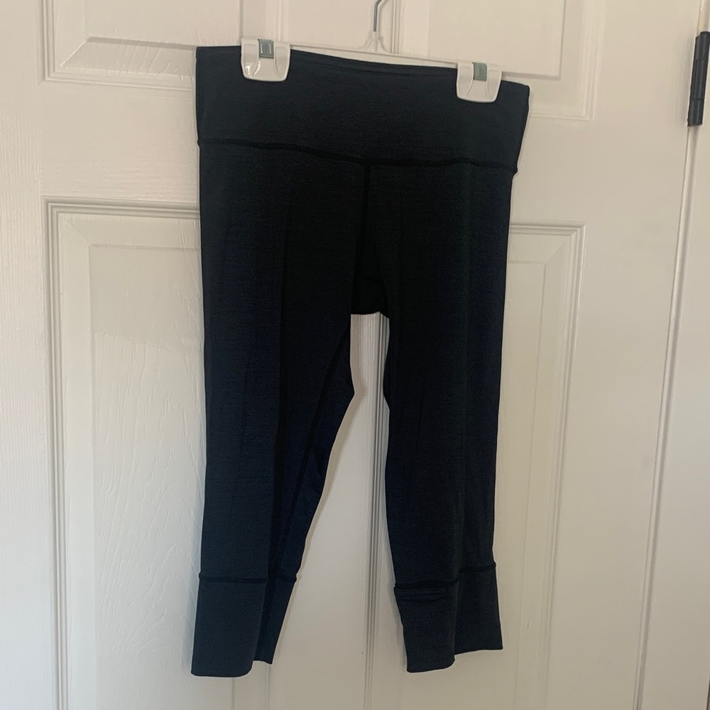 LULULEMON Capri leggings 6